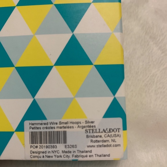 Stella and Dot Small hoop earrings - Picture 3 of 3